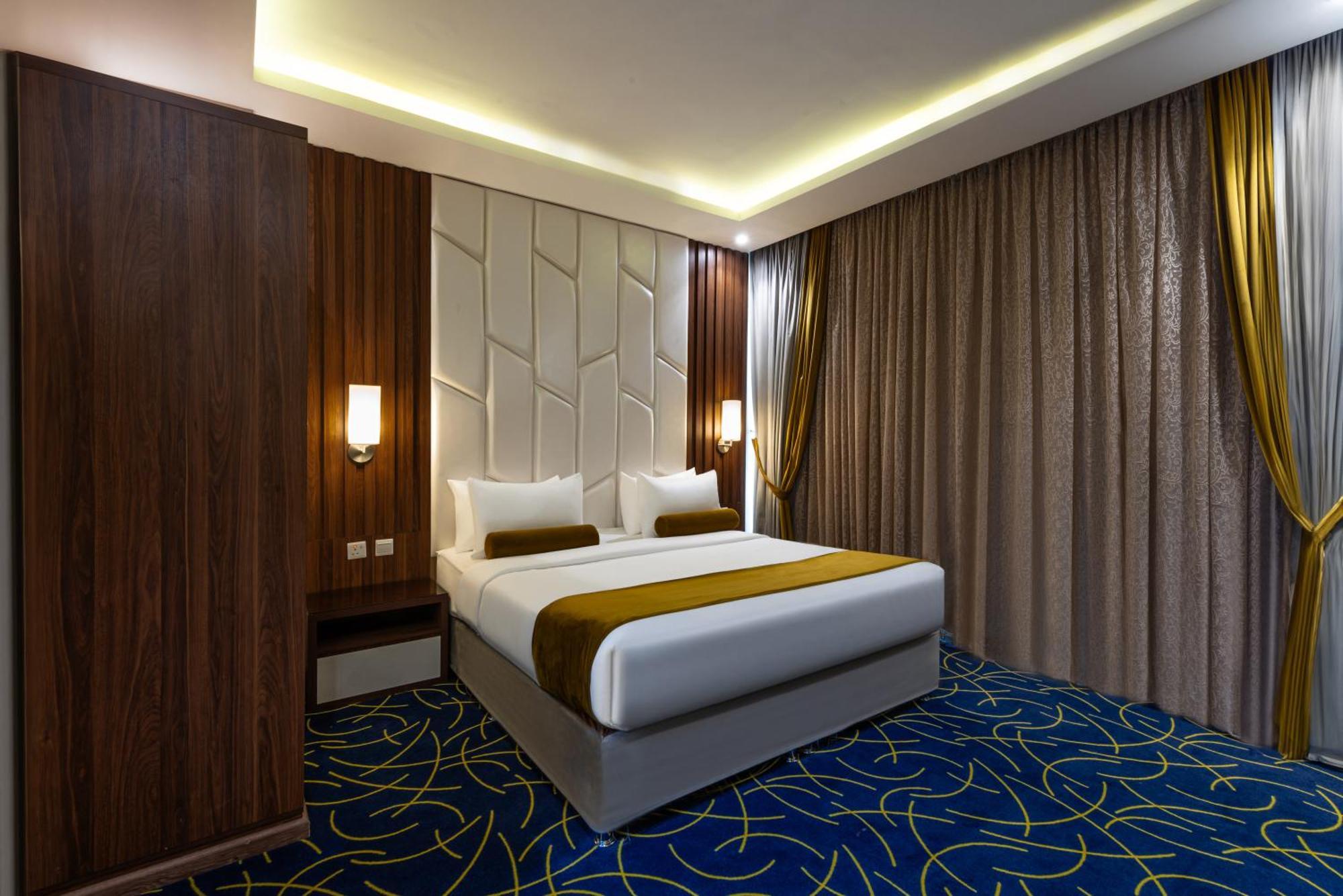 The Palace Hotel Suites Хамис-Мушайт Экстерьер фото