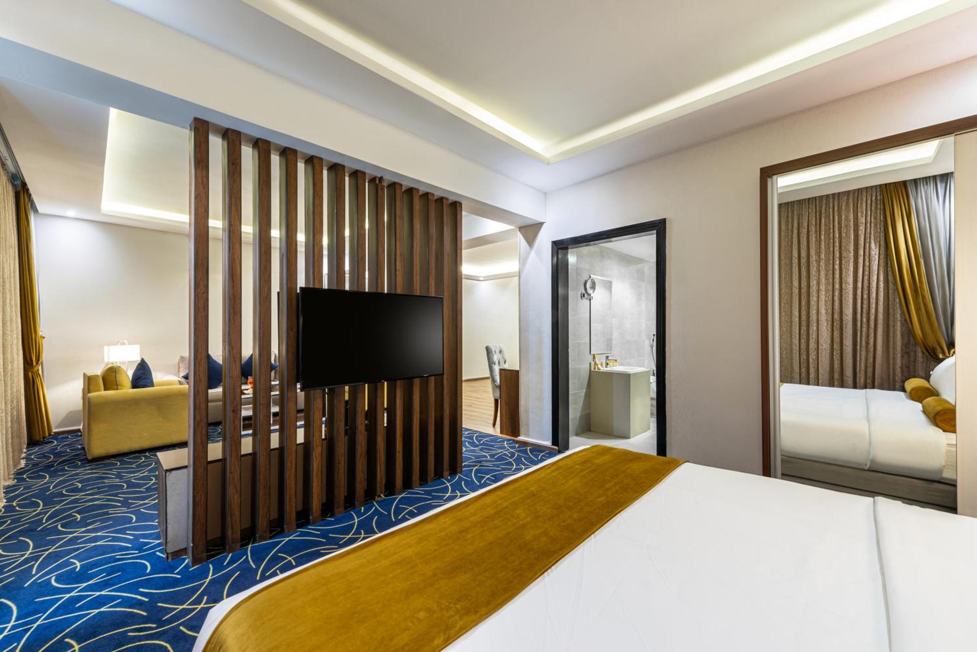 The Palace Hotel Suites Хамис-Мушайт Экстерьер фото