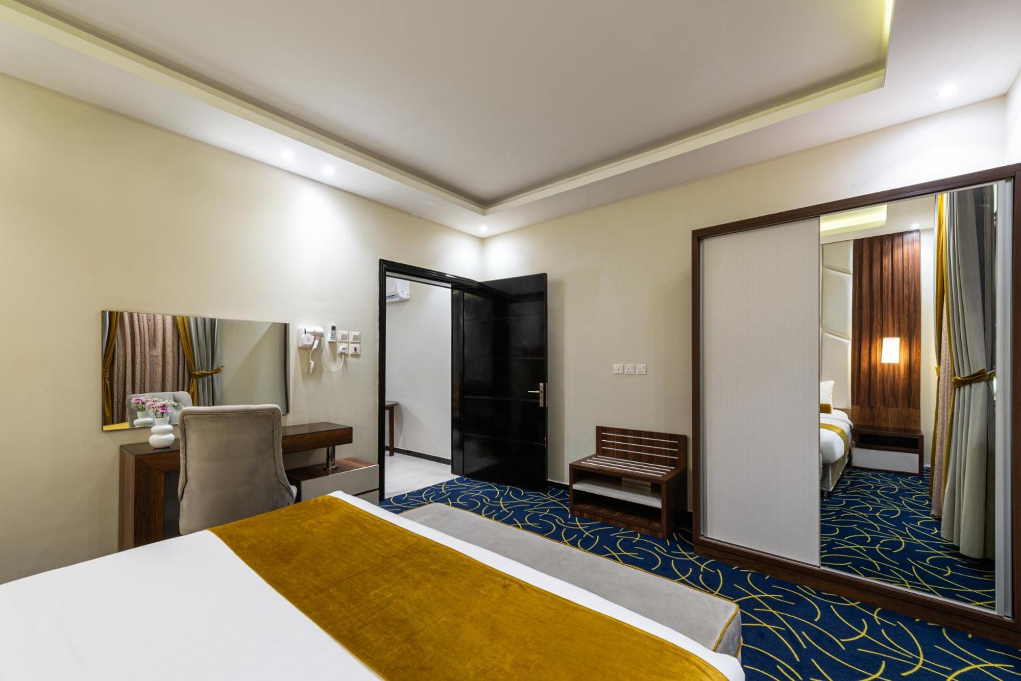 The Palace Hotel Suites Хамис-Мушайт Экстерьер фото